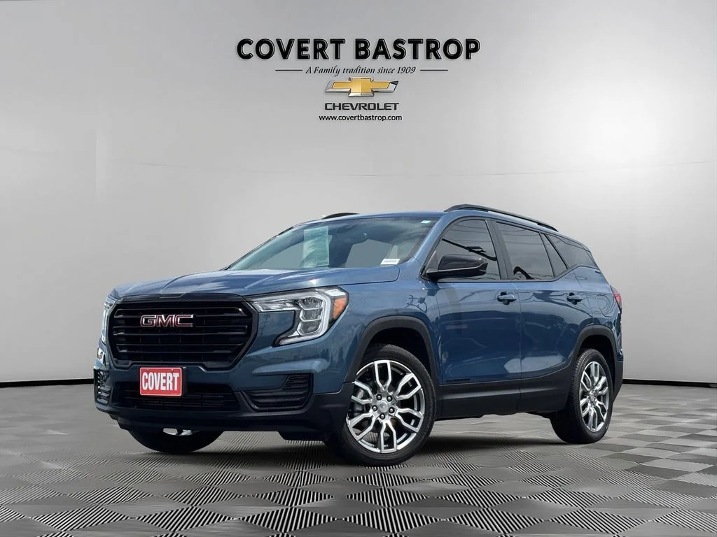 Used 2024  GMC SLE image 1