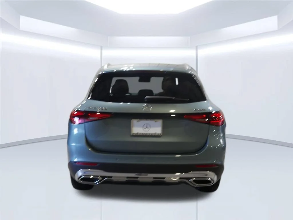 New 2026 Verde Silver Metallic Mercedes-Benz GLC 300 image 4