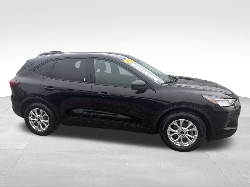 Used 2025 Black Ford Active image 6