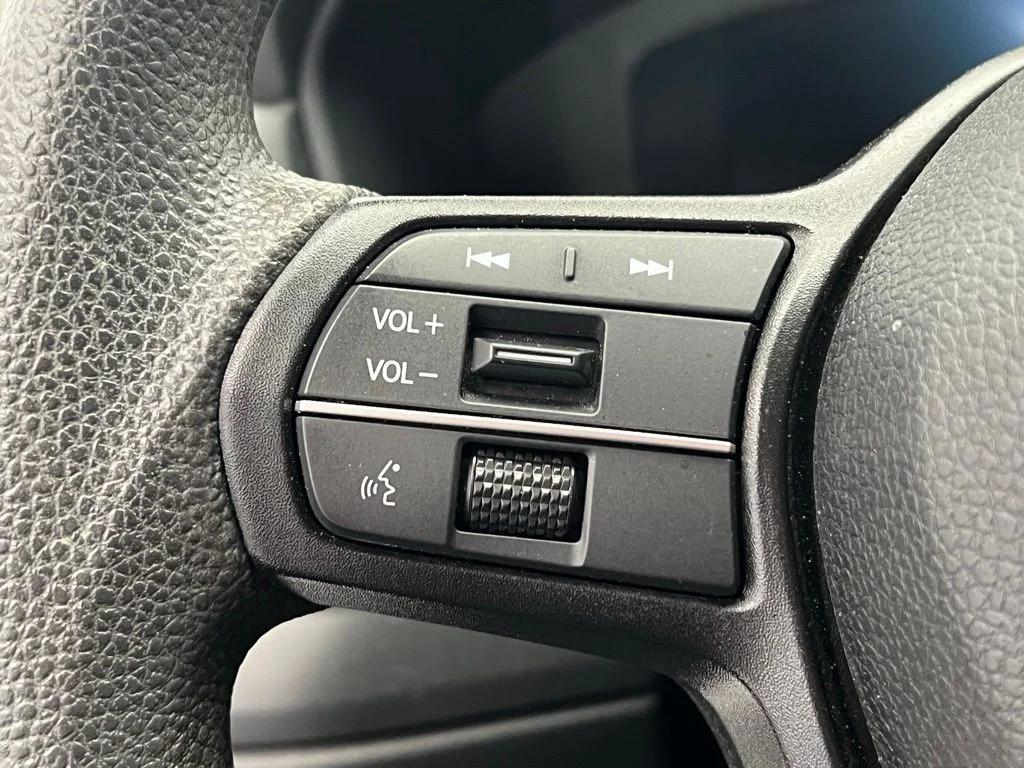Used 2023 White Honda EX image 17
