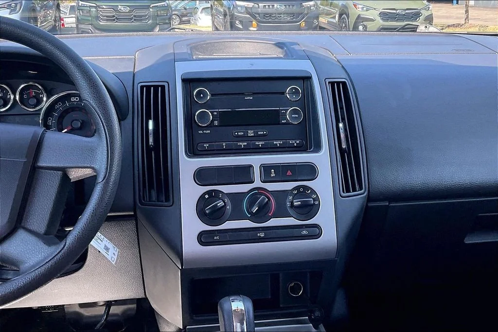 Used 2010  Ford SE image 5