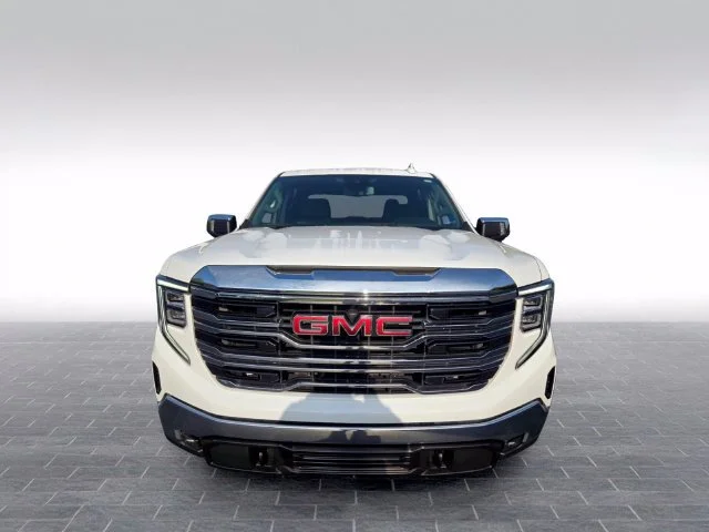 Used 2025 Summit White GMC SLT image 2