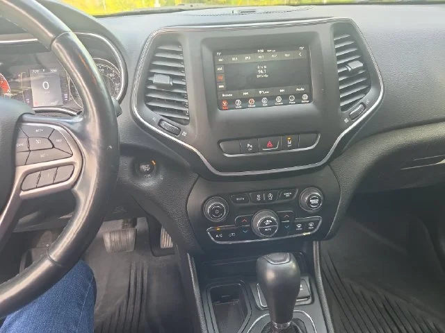Used 2020 Gray Jeep Latitude Plus image 22