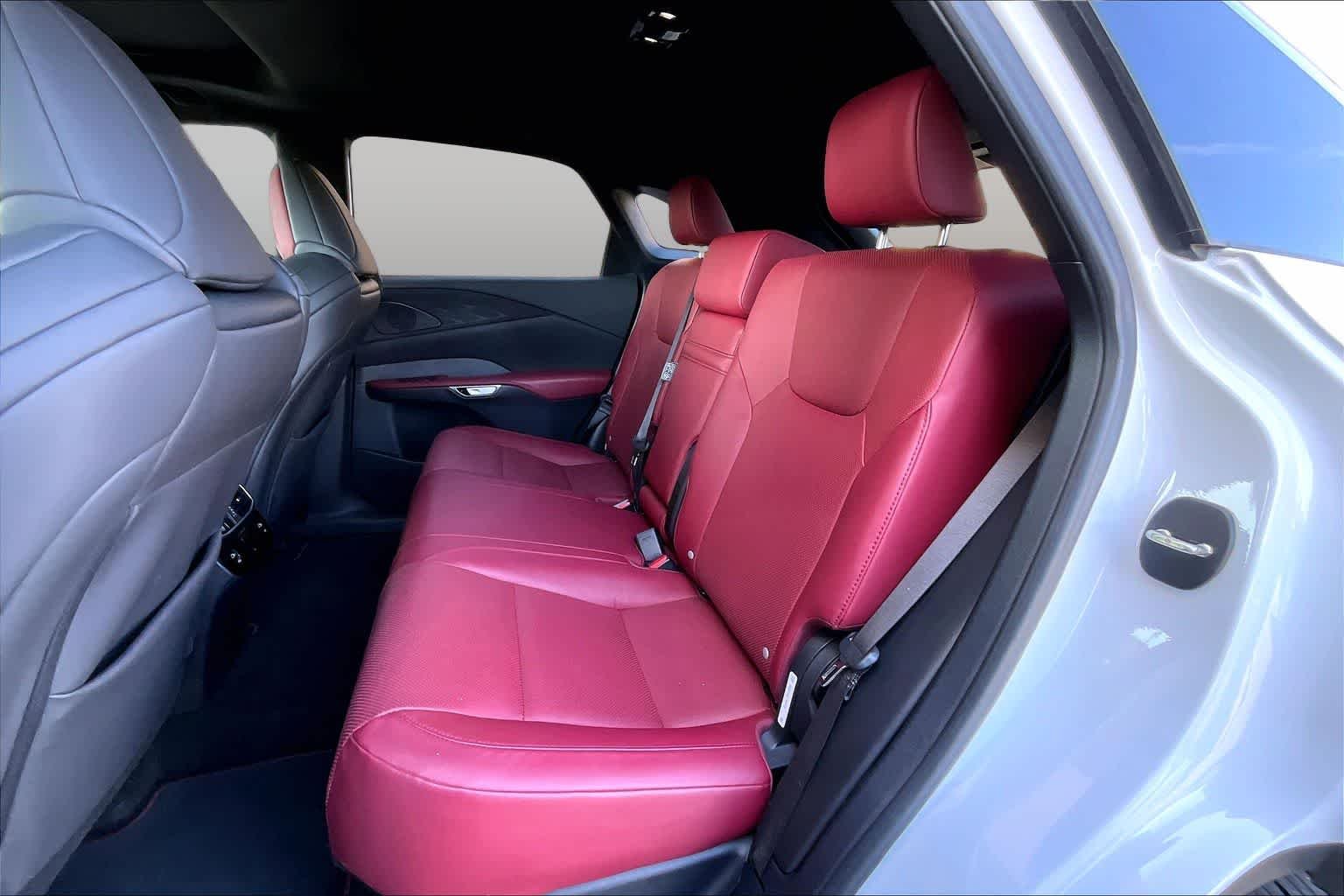 Used 2023 Ultra White Lexus F SPORT Handling image 21