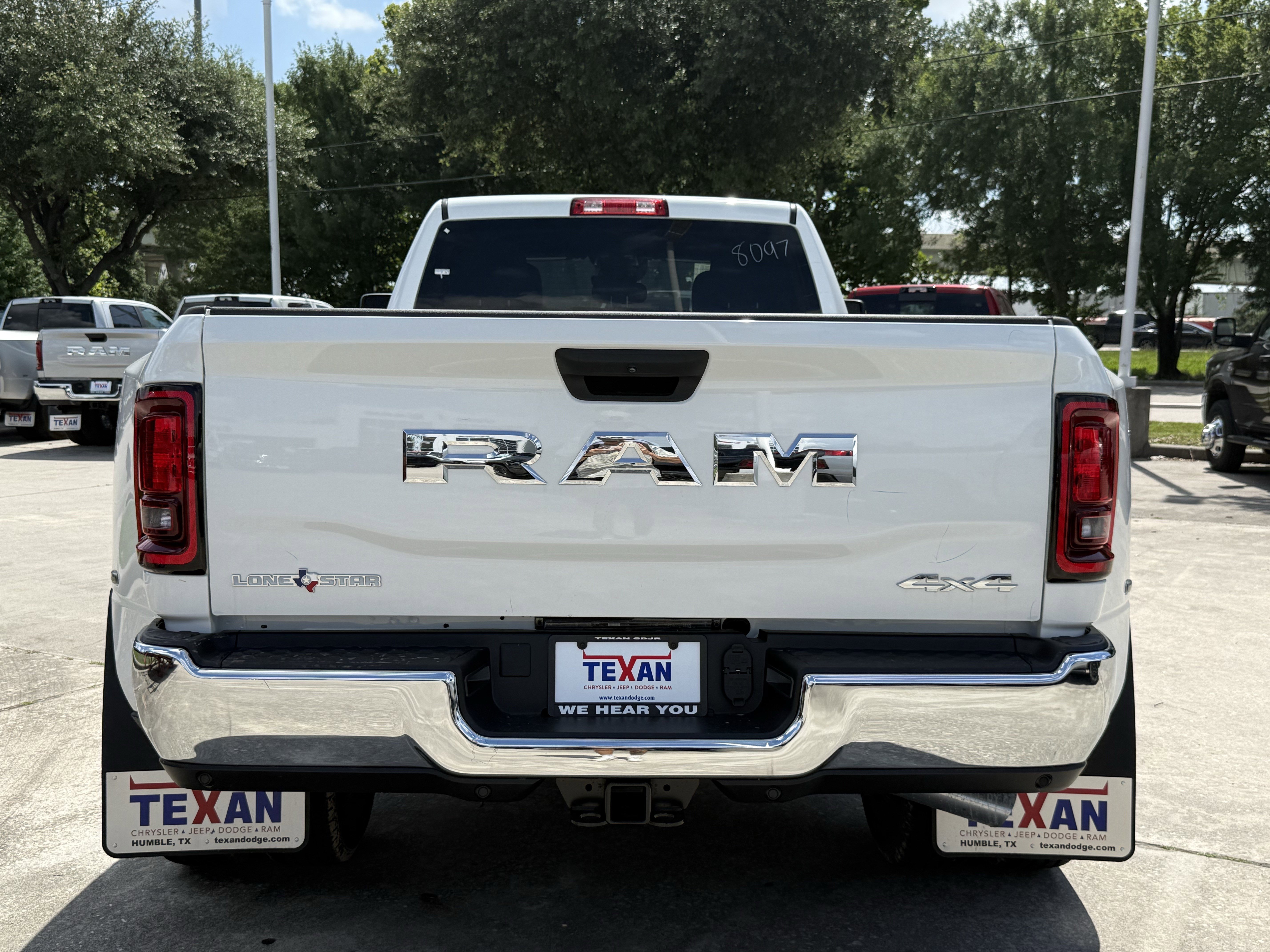 New 2026 Bright White Clear-Coat Exterior Paint RAM Lone Star image 5