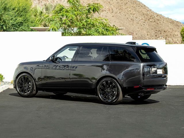 New 2026 Carpathian Grey Land Rover SE image 9