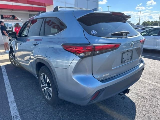 Used 2021  Toyota XLE image 6