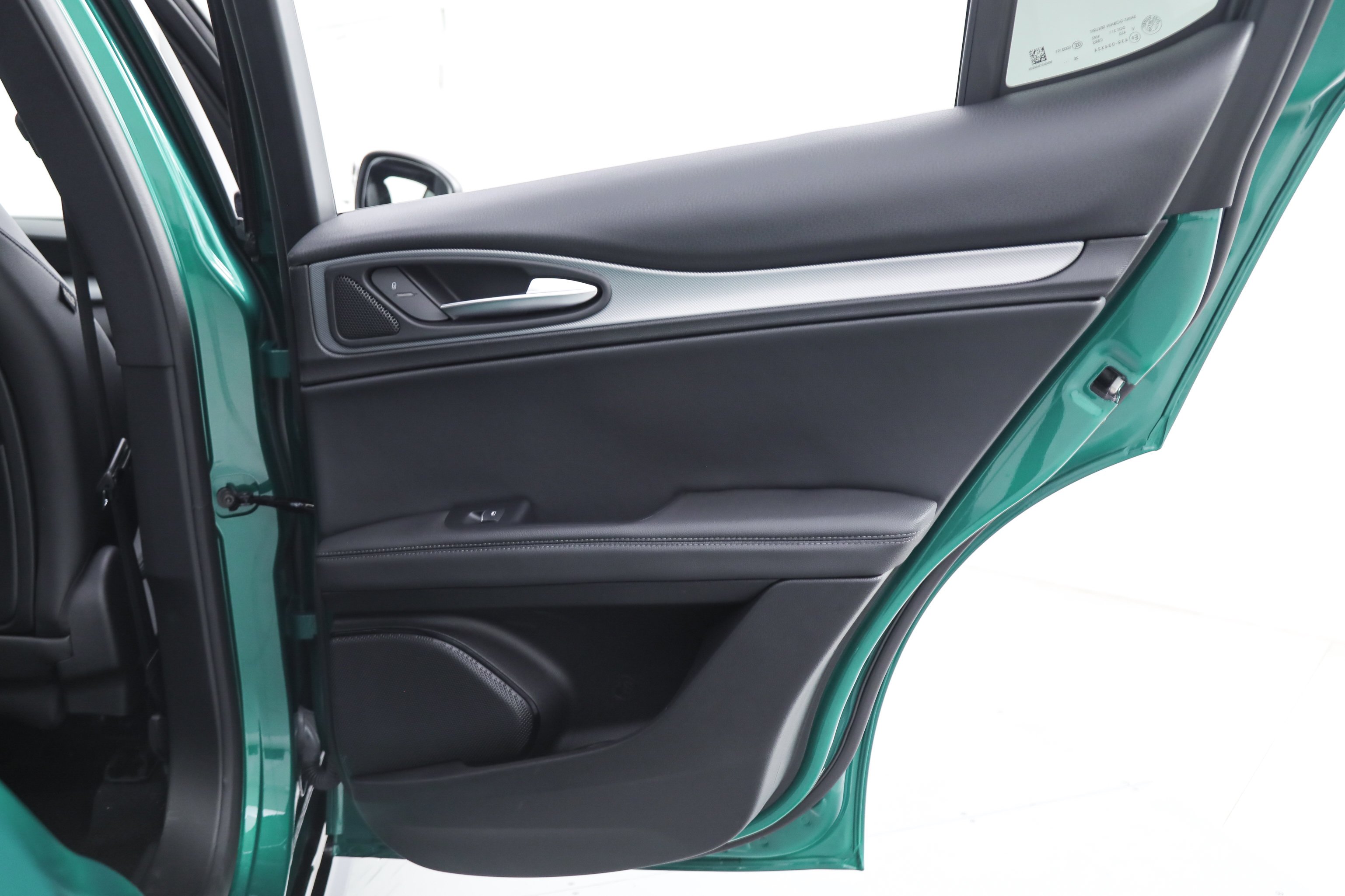 New 2026 Verde (Green) Fangio Metallic Exterior Paint Alfa Romeo  image 12