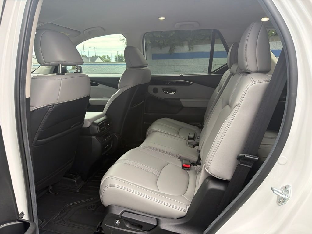2024 Honda Pilot EX-L - Photo 17