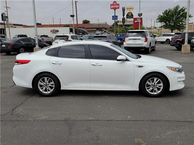 Used 2018 Snow White Pearl KIA LX image 4