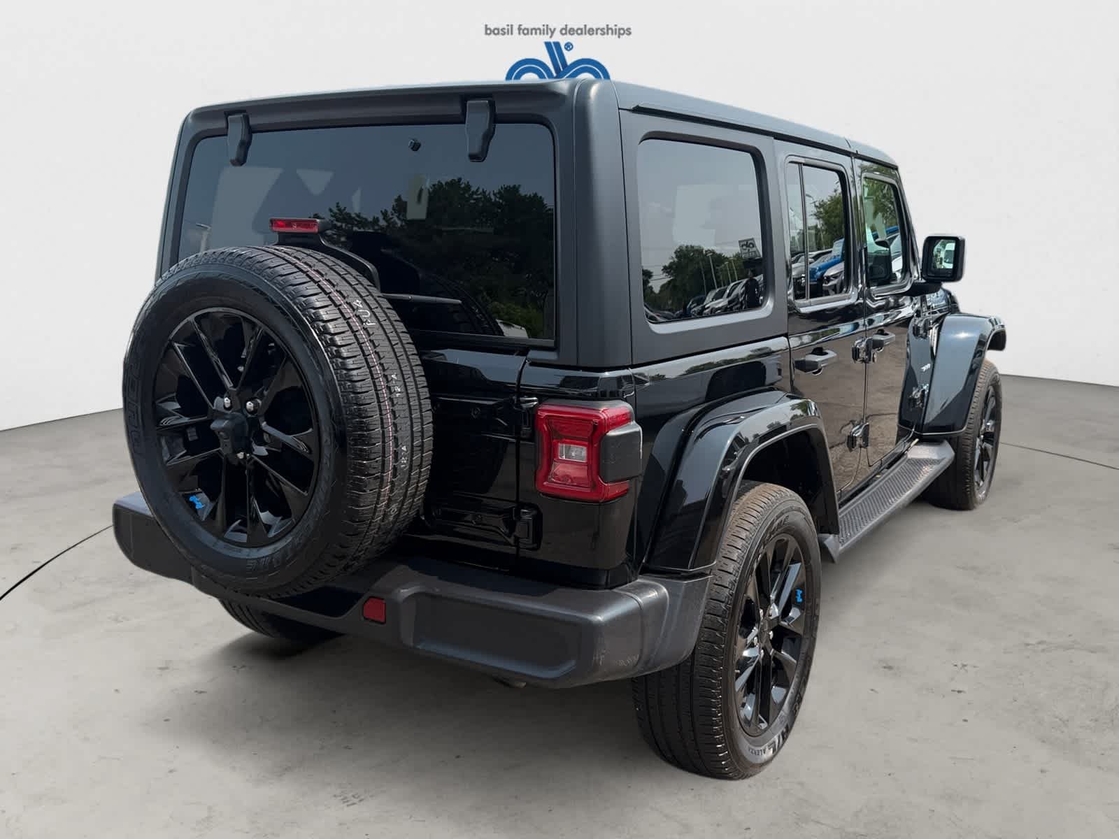 Used 2023 Black Clearcoat Jeep Sahara image 6
