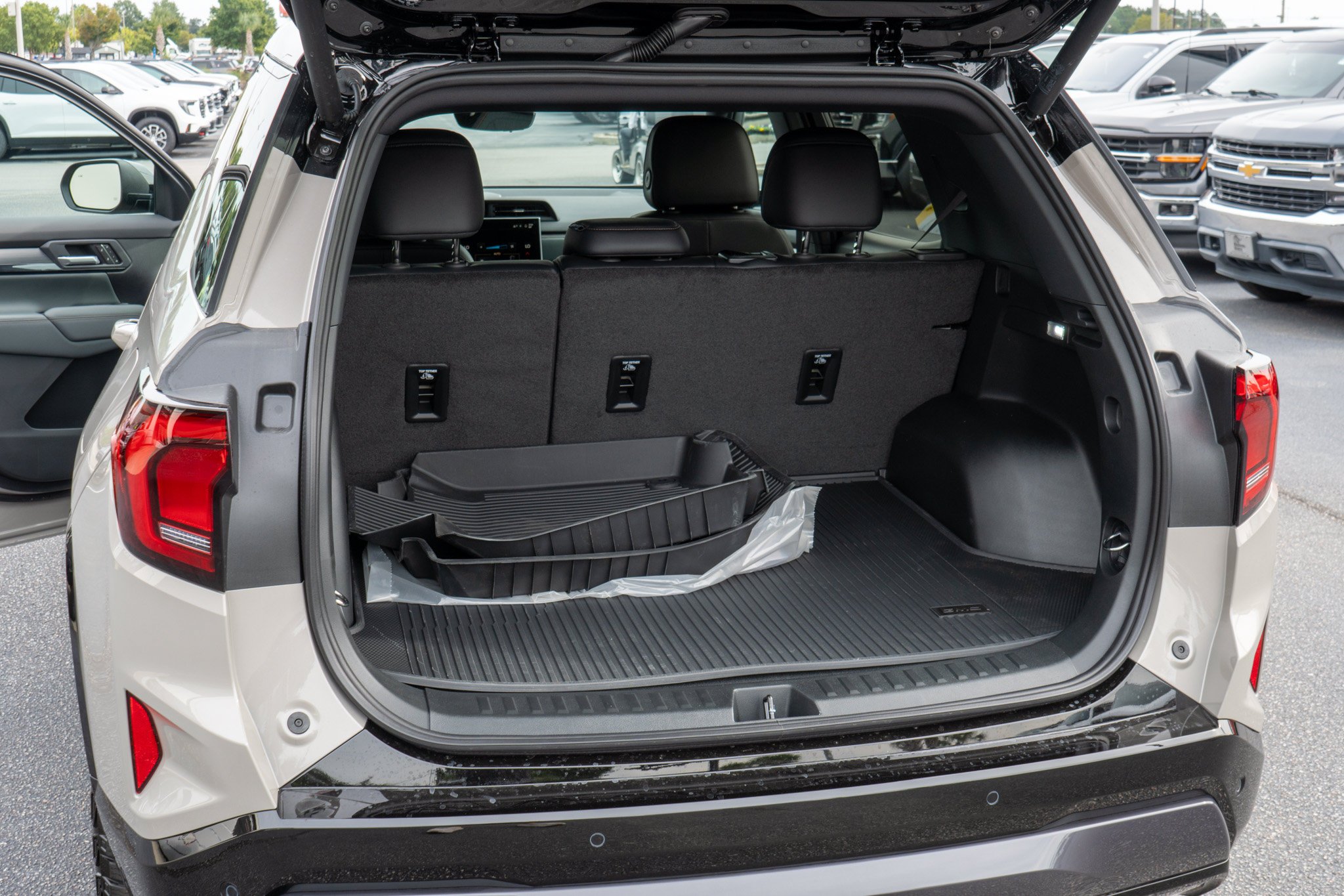 2027 GMC Terrain AT4 - Photo 31