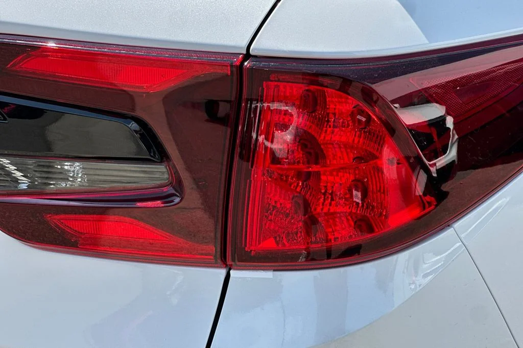 New 2026 Platinum White Pearl Honda EX-L image 33