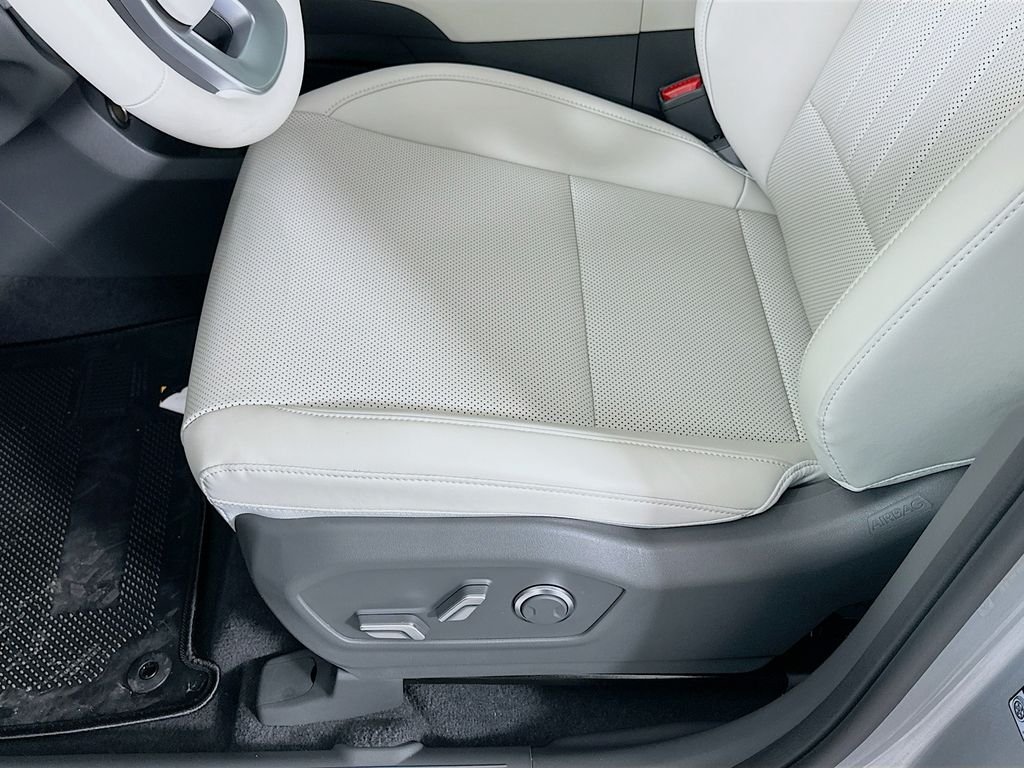 Used 2026 Silver Hyundai SEL image 19