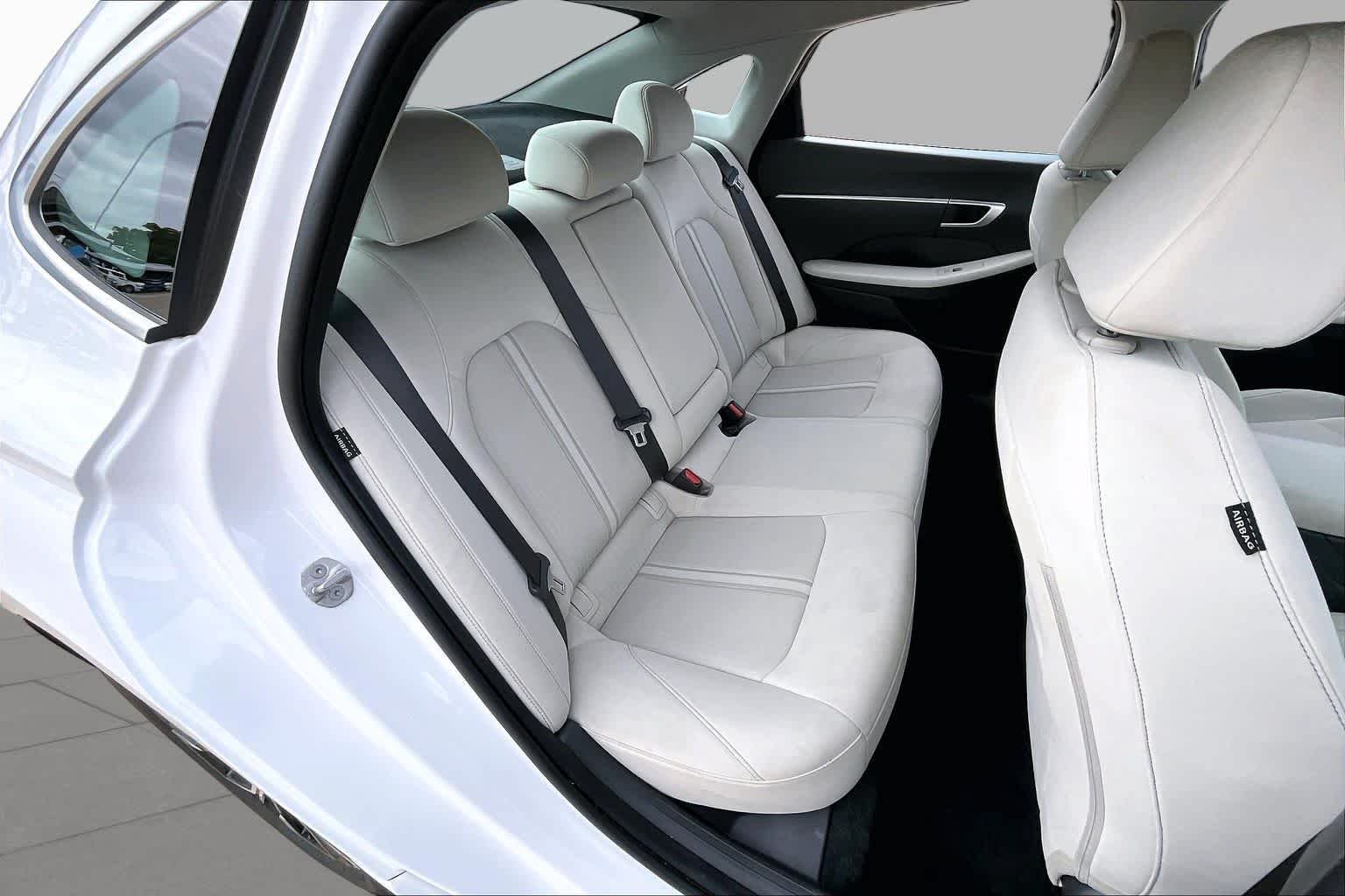 Used 2025 Serenity White Hyundai SEL image 19