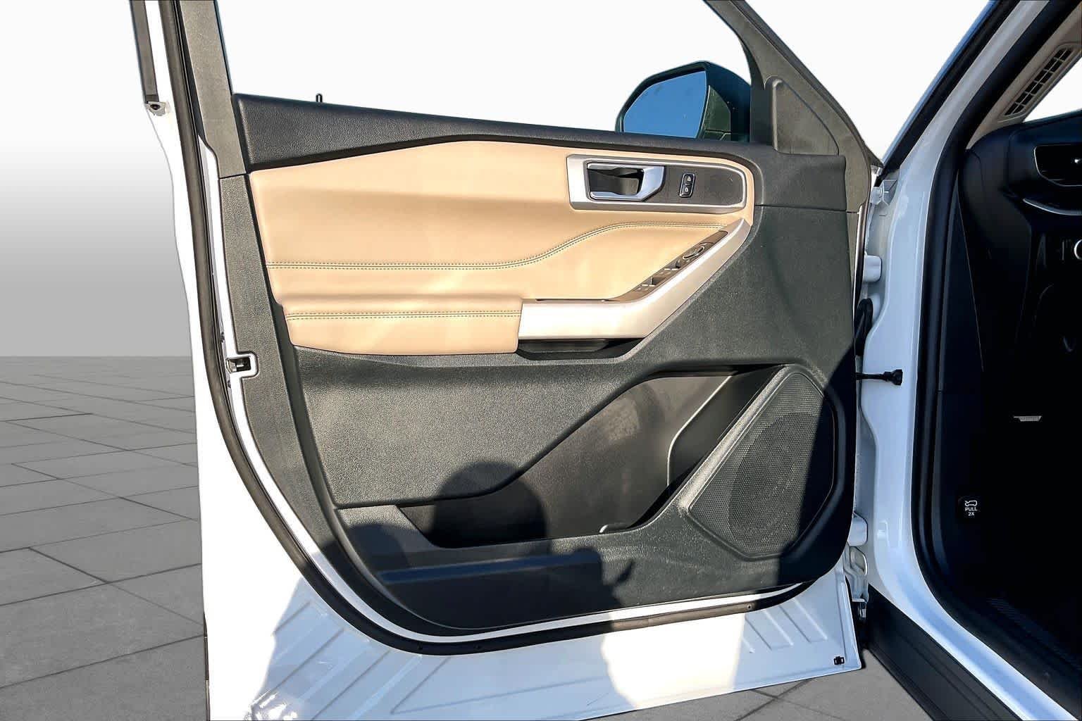 Used 2024 Oxford White Ford XLT image 21