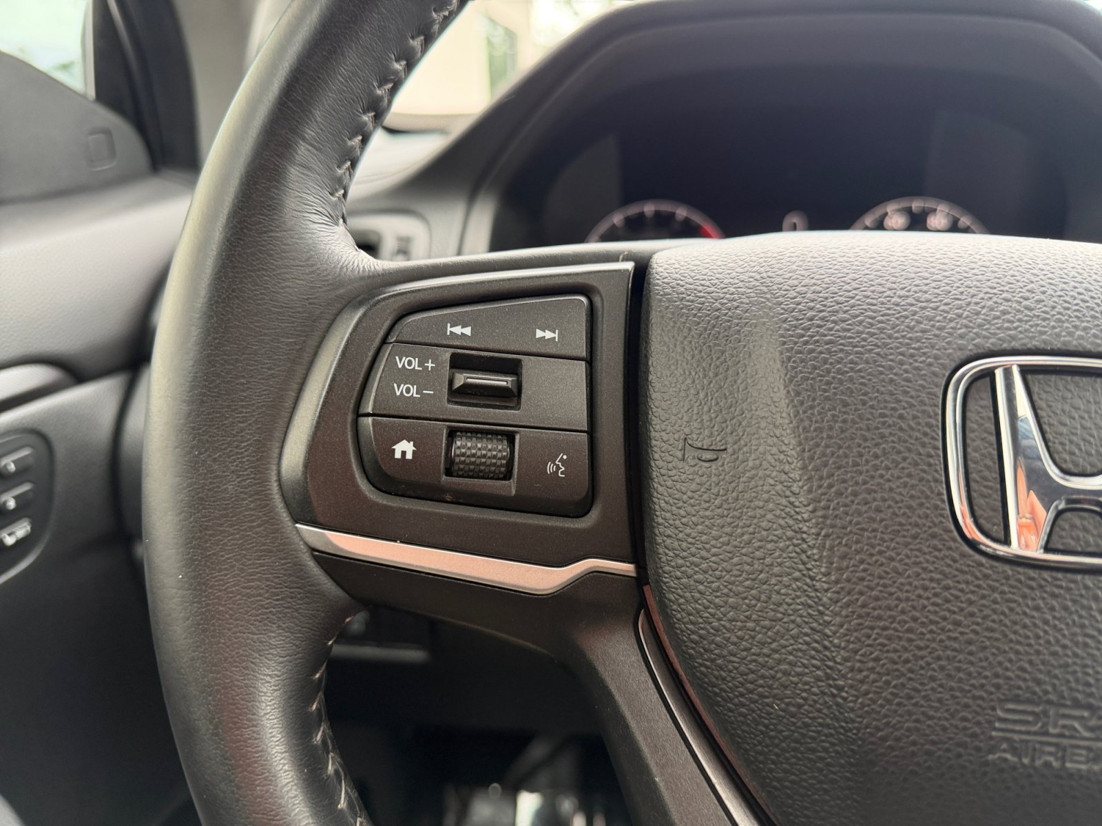 Used 2025 White Honda RTL image 11