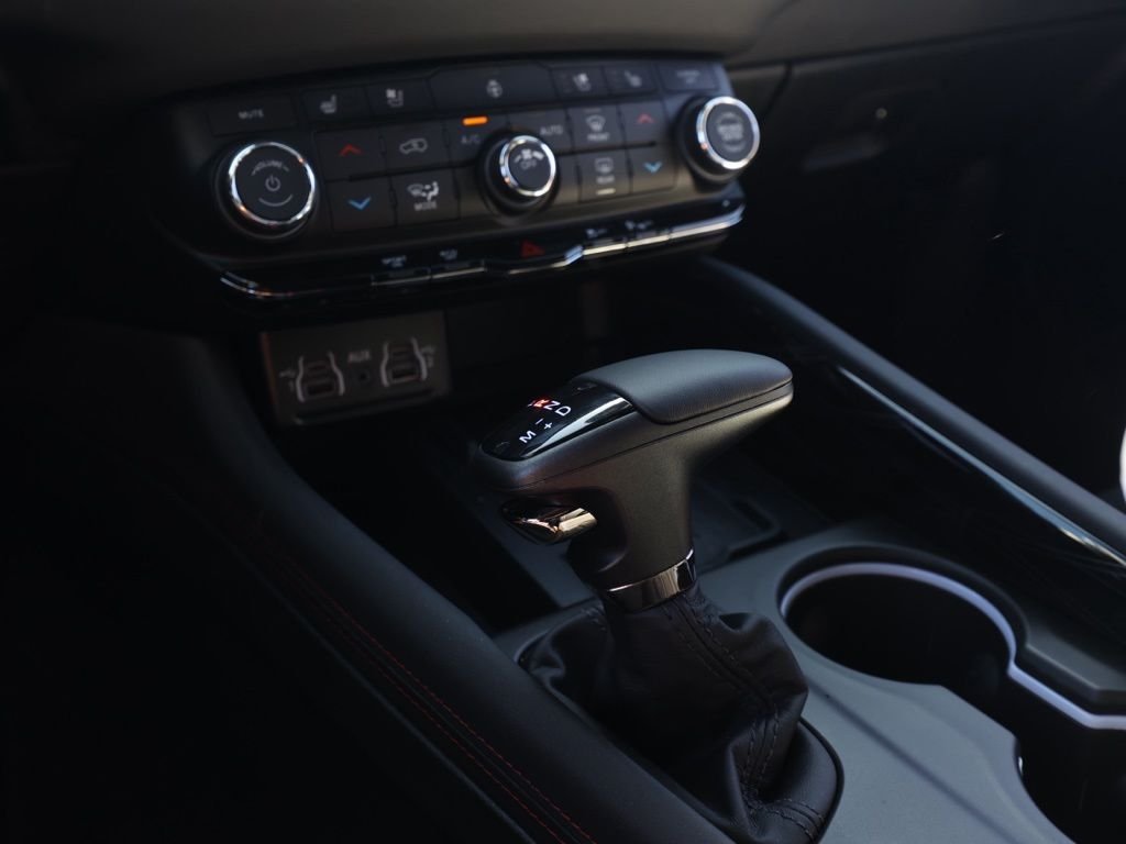 New 2026 White Knuckle Clear-Coat Exterior Paint Dodge GT Plus HEMI V8 image 30