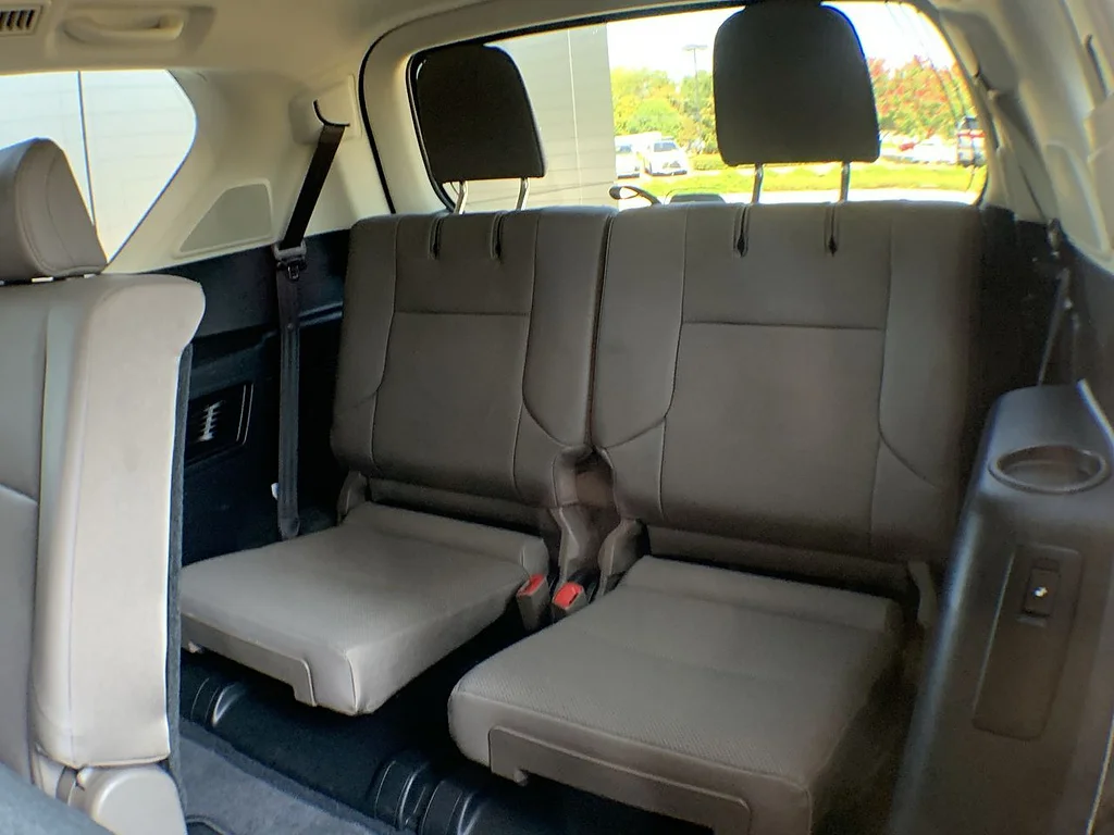 Certified Used 2023 ATOMIC SILVER Lexus 460 Premium image 24