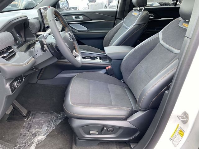New 2026 Star White Metallic Tri-Coat Ford Tremor image 9