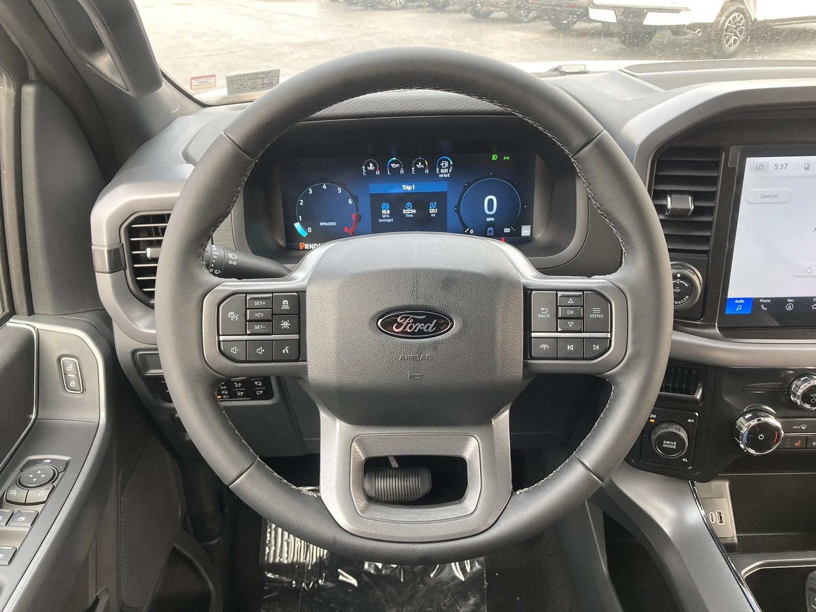 New 2026 Oxford White Ford XLT image 11