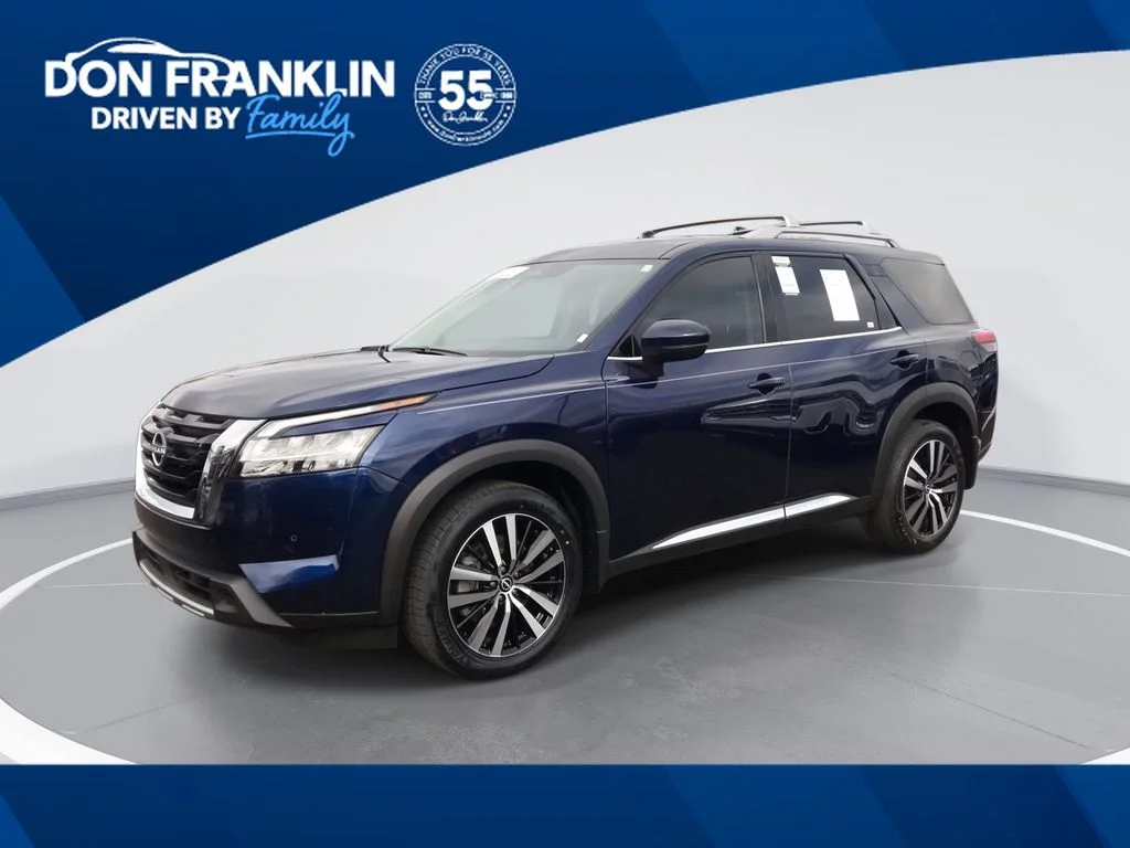2024 Nissan Pathfinder Platinum 2WD's photo