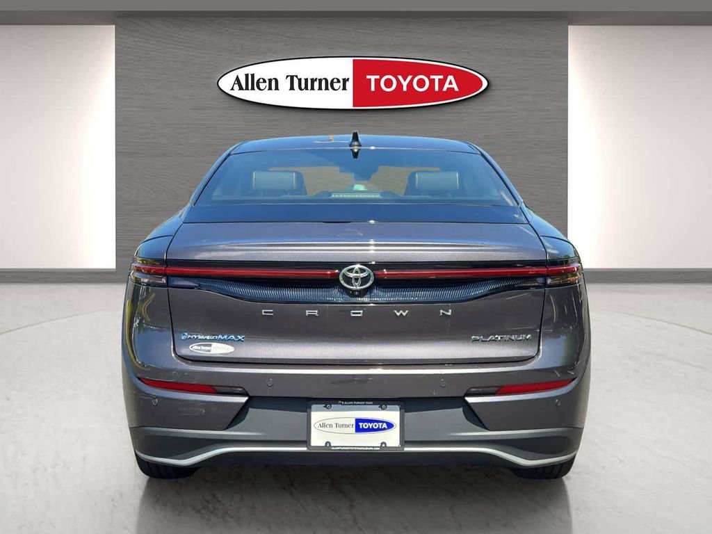 Certified Used 2024  Toyota Platinum image 7