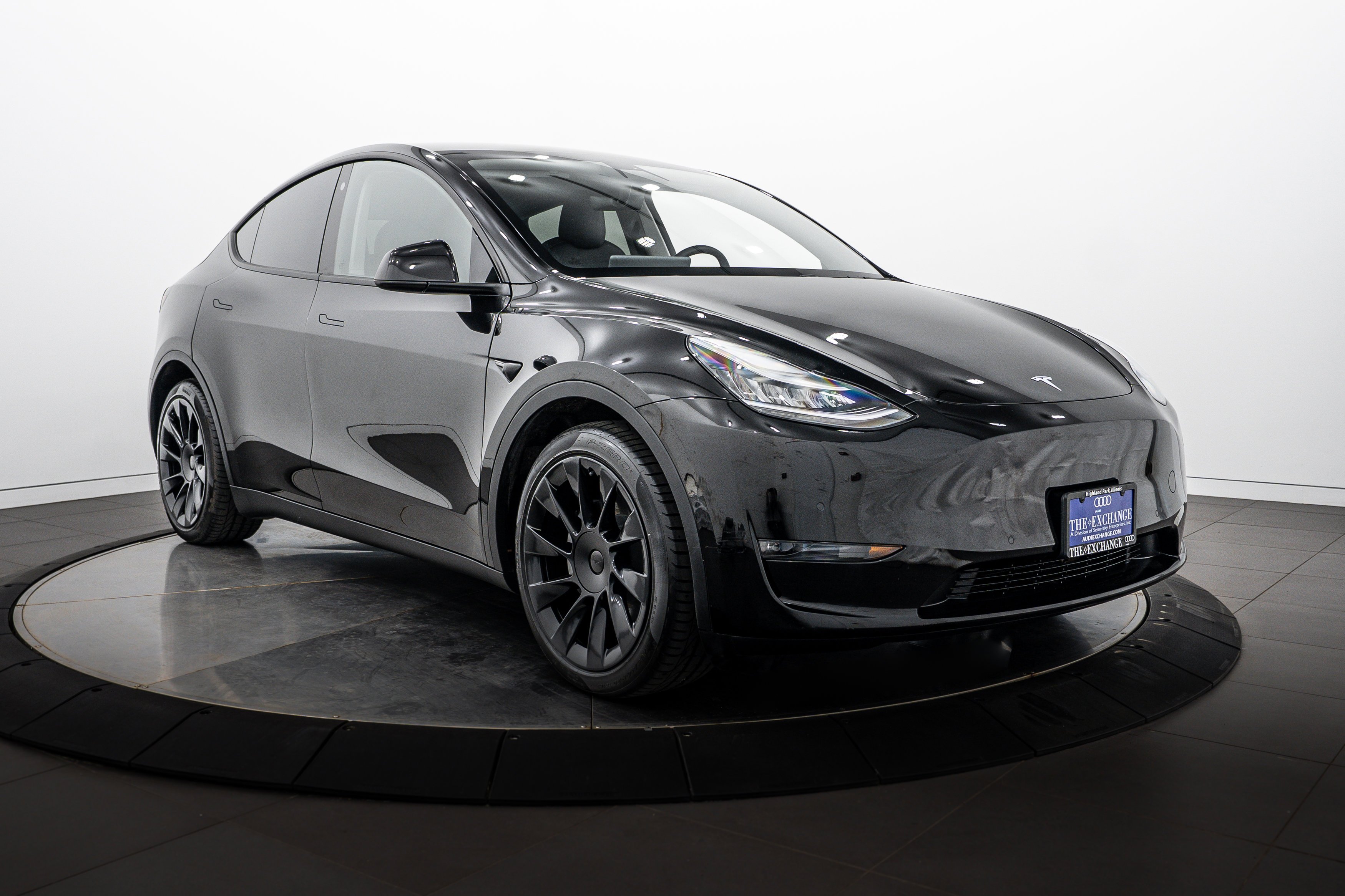 Used 2021 Tesla Model Y Long Range with VIN 5YJYGDEE7MF070516 for sale in Highland Park, IL