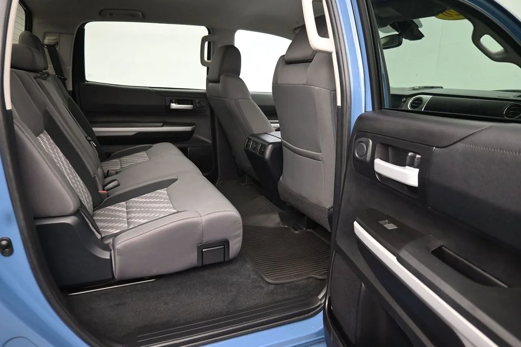 Used 2020 Blue Toyota SR5 image 11