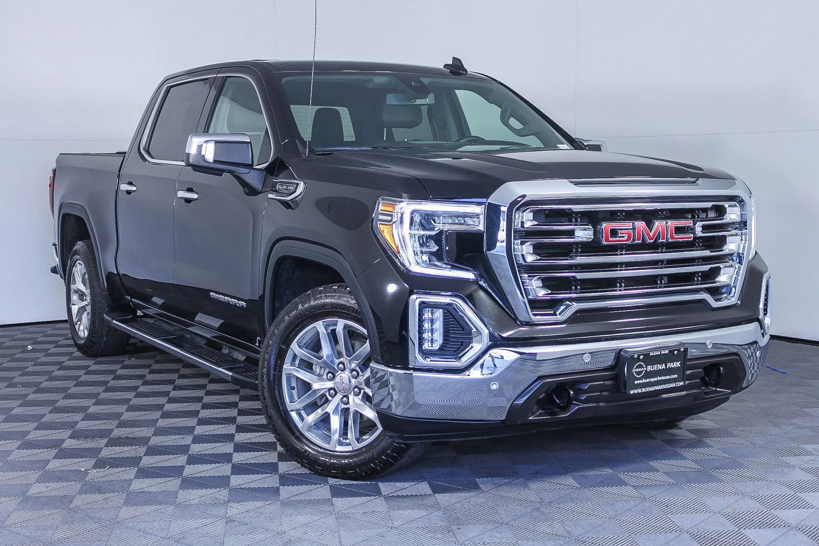 2019 GMC Sierra 2WD Crew Cab Short Box SLT's photo
