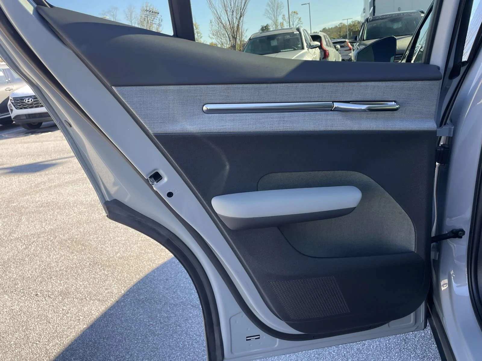 Used 2025 Vapour Grey Metallic Volvo Plus image 2
