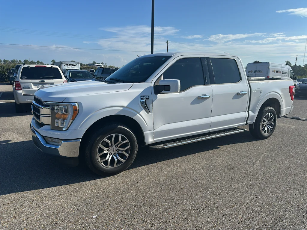 Used 2021 Oxford White Ford LARIAT image 1