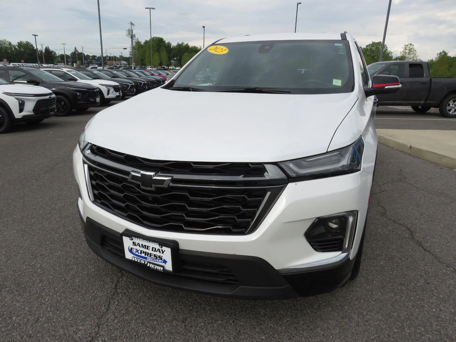 Used 2023 IRIDESCENT PEARL TRICOAT Chevrolet Premier image 12