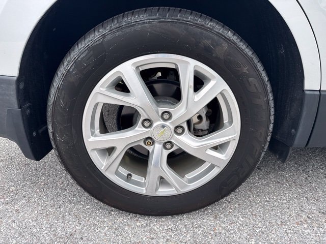 Used 2021 SILVER ICE METALLIC Chevrolet Premier image 9