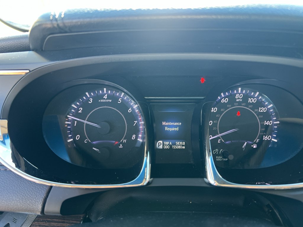 Used 2013 Classic Silver Metallic Toyota XLE Premium image 11