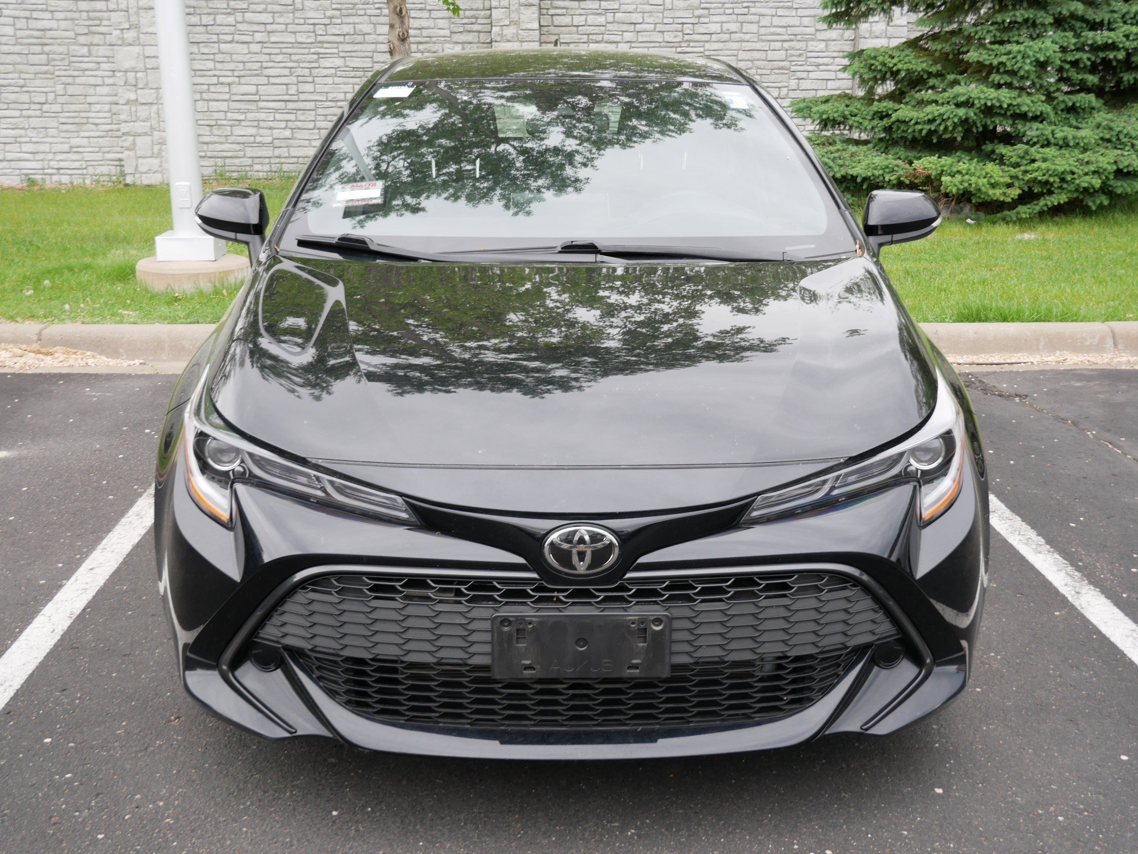 Certified 2022 Toyota Corolla Hatchback SE with VIN JTND4MBE0N3172522 for sale in Brooklyn Center, Minnesota