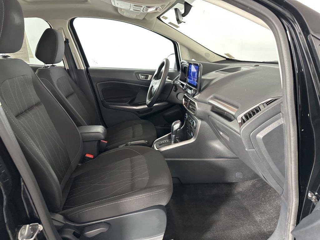 Used 2022 Shadow Black Ford SE image 26