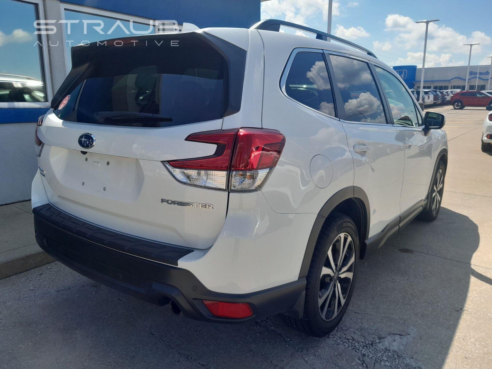 2019 Subaru Forester Limited - Photo 8