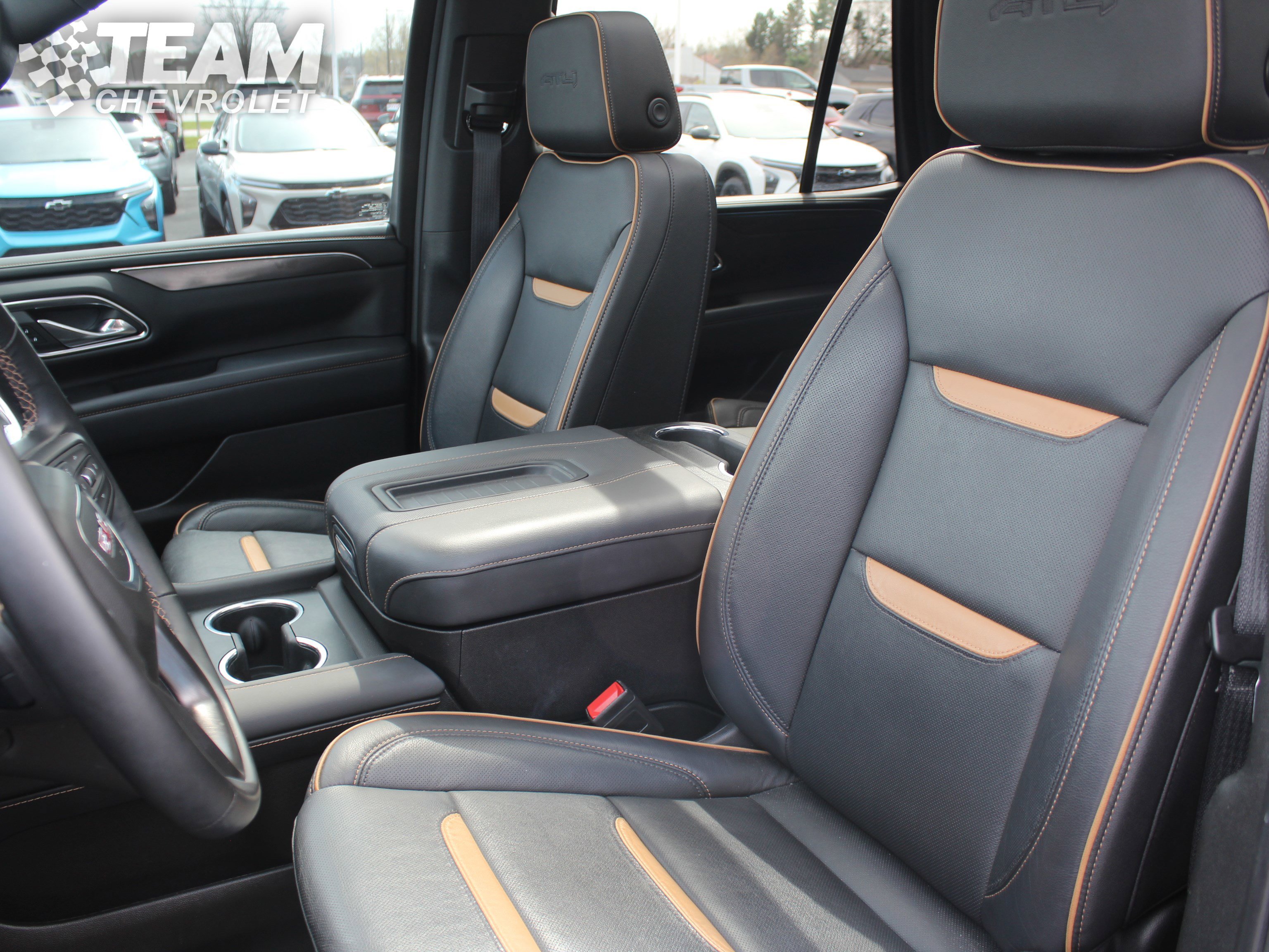 2023 GMC Yukon AT4 - Photo 10