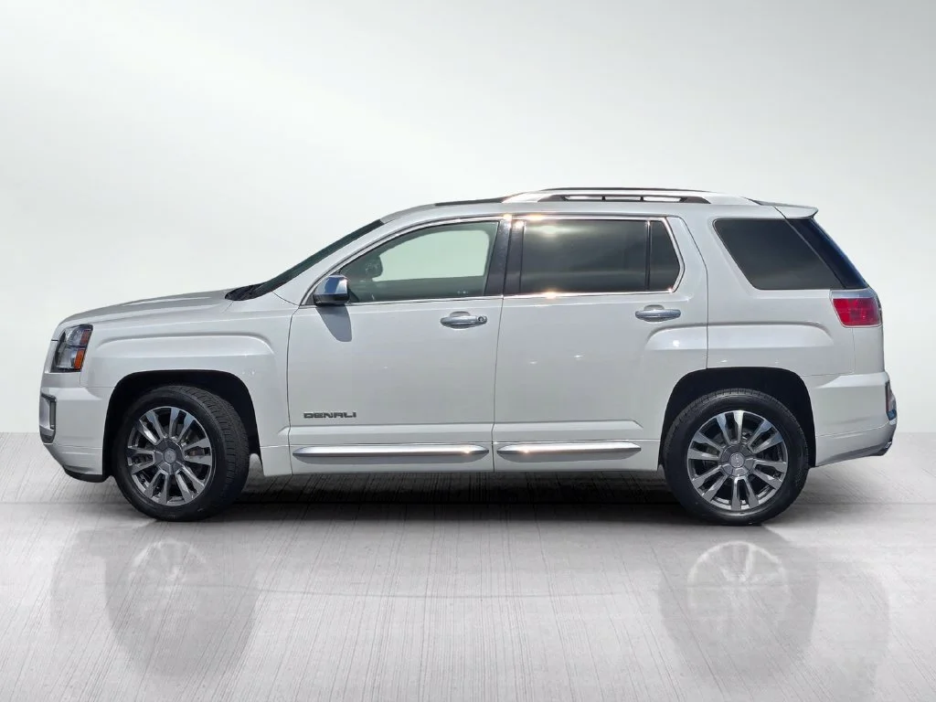 Used 2016 White Frost GMC Denali image 7