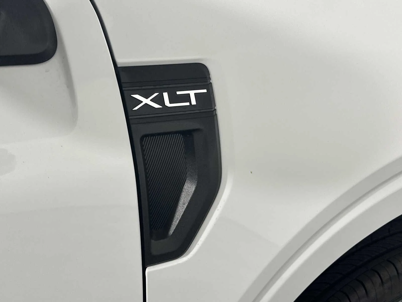 New 2026 Oxford White Ford XLT image 16