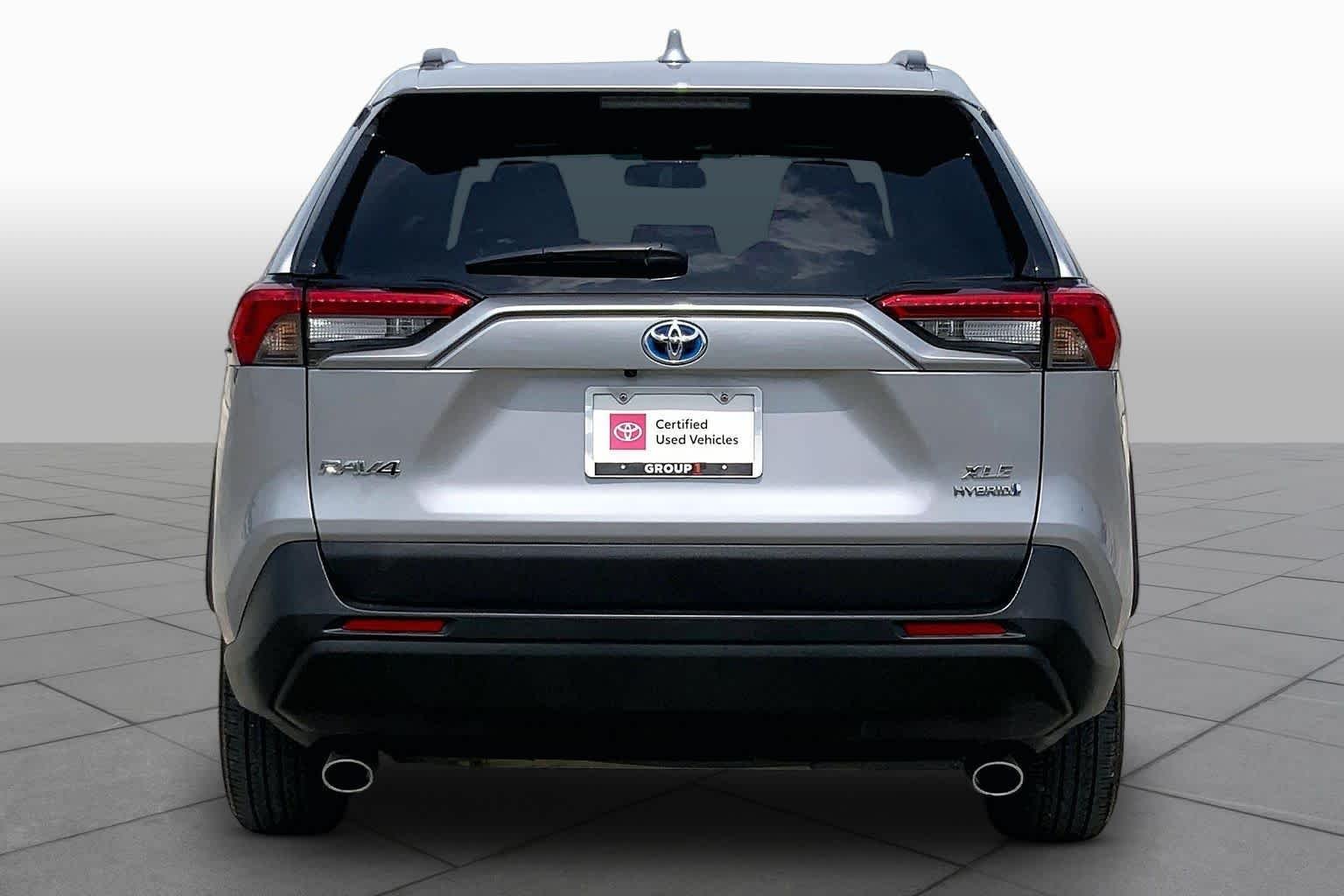 Used 2022 Silver Sky Metallic Toyota Hybrid XLE image 5