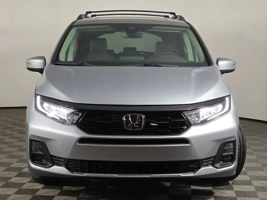 New 2026 Honda Odyssey Touring 4D Passenger Van in Cleveland