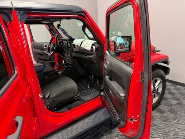 Certified Used 2020 Firecracker Red Clearcoat Jeep Unlimited Sahara image 24