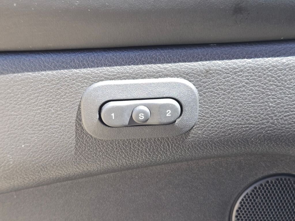 Used 2018 Red Jeep Summit image 26