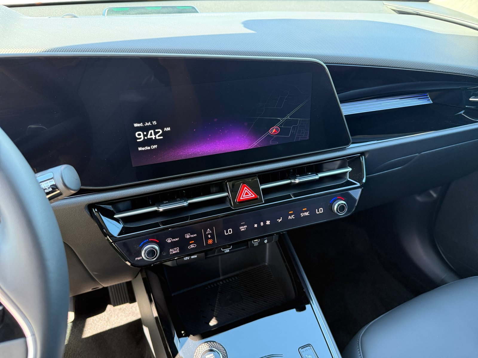 Certified Used 2025 Snow White Pearl Kia EX image 12