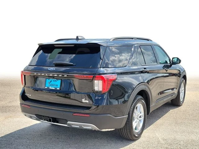 New 2026 Agate Black Metallic Ford Active image 4