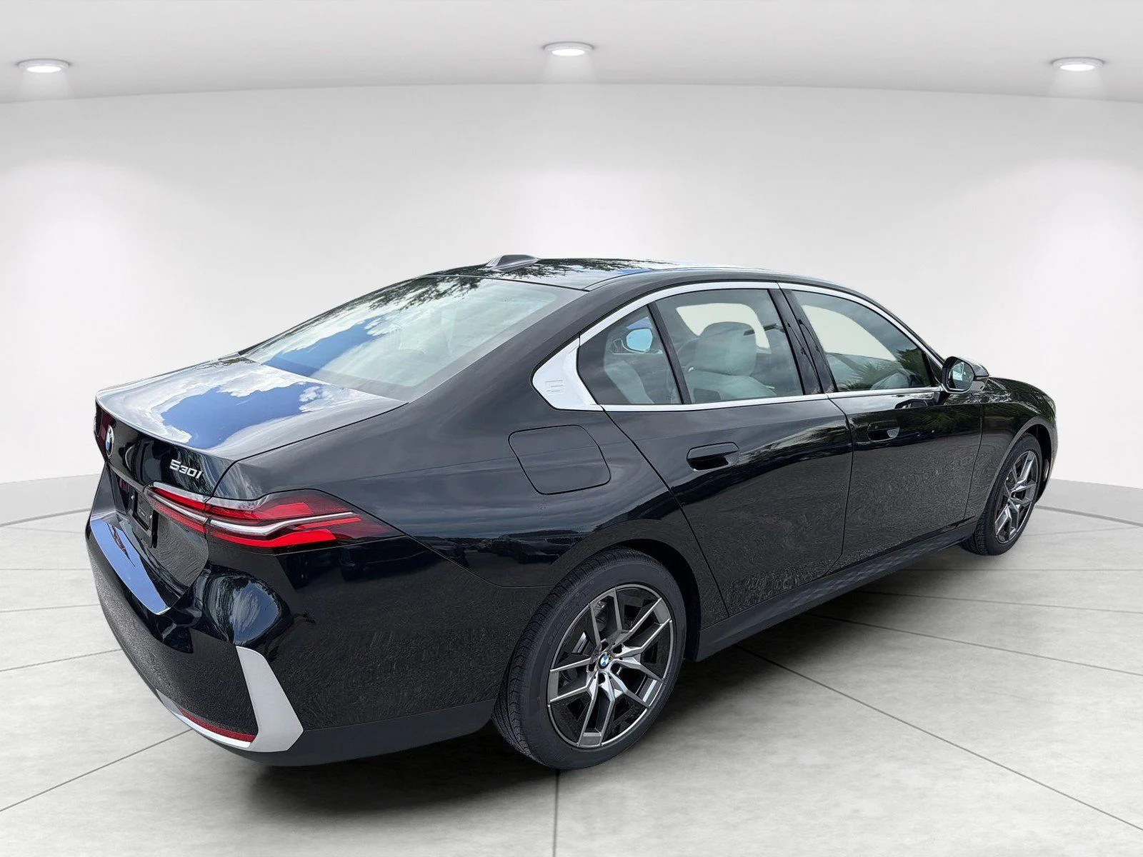 New 2027 Black Sapphire Metallic BMW 530i xDrive image 4