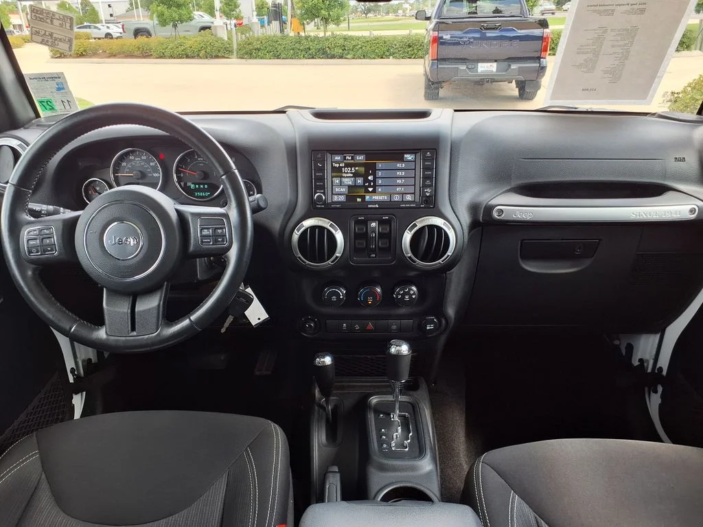 Used 2016 White Jeep Unlimited Sahara image 19