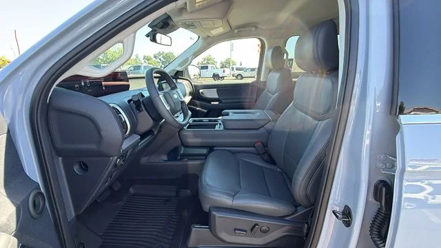 New 2027 Glacier Gray Metallic Tri-Coat Ford Active image 32